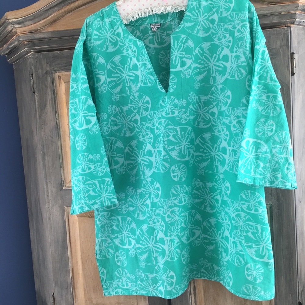 V Neck Coverup/Tunic With Sand Dollars Size S/M